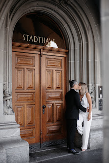 Illumia Eikona - Openhearted Wedding Photography & Stories - Mia Loyal