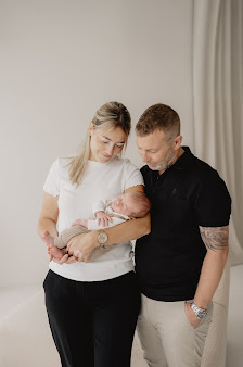 Fotografie Nierobisch - erfahrene Familienfotografin, Neugeborenenfotografin, Babybauchfotografin, Business Portrais