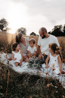 auf andere ART Fotografie Julia Kreglinger - Portraits, Hochzeits- und Familienfotografie, Babybauch, Newborn