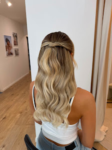 l’OVIEBRIDE – Madlena Nicol Gehrmann | Brautstyling, Hochzeitsfotografie & Bridal Shop in Esslingen bei Stuttgart
