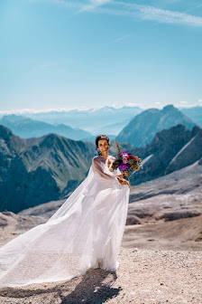 Aneta Lehotska | Editorial Wedding Photography & Film