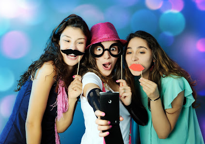 Die Videokiste, Event- & Hochzeitsfilmer, Luftbildaufnahmen, Fotobooth-Verleih