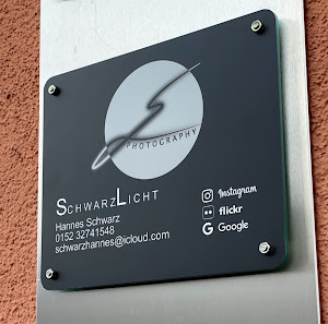 SchwarzLicht Photography