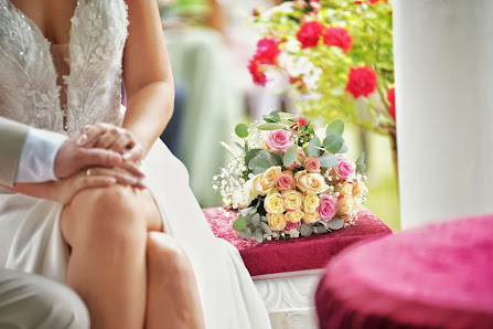 Hochzeitsfotograf Fabian Wüstenberg mit Hüpfburg, Drohne & Fotobox