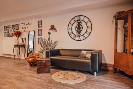 DANA LANG Studios