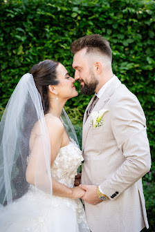Unique Moments Photography by Anna