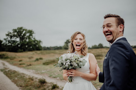 Gesche Schmidt | real + raw moments