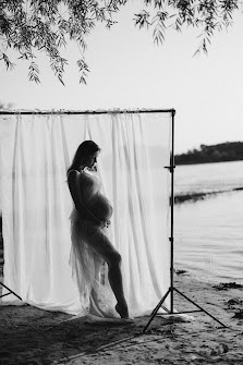 Anya Raiszadeh Photography