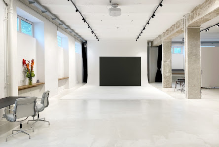 nakedstudios