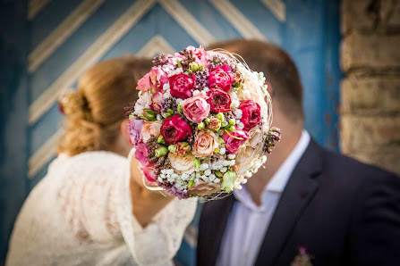Julia Paul Weddings