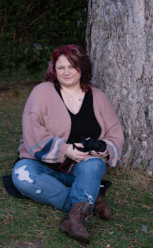 D in Black Moments bei Dana