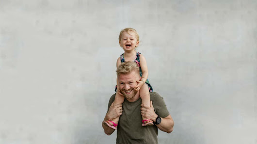 Josy lacht - Familienfotograf