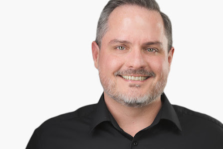 Passbilder, Business Portraits & Headshots by Ralph Orange Photography