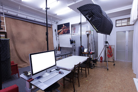 Manjit Jari, Atelier für Fotografie