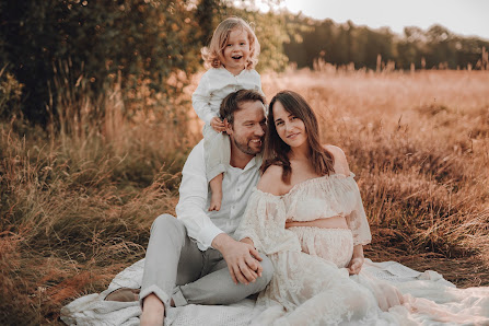 Laura Spicker, Familienfotografie, Neugeborenenfotografie, Babyfotos und Babybauchshooting in Düsseldorf und Umgebung