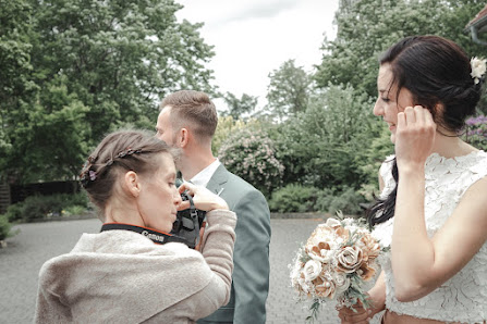 PIC THE BRIDE