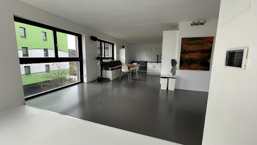 RENT HR STUDIOS