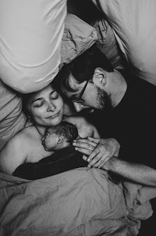 geburtsreportage hamburg | geburtsfotografie . wochenbett . skin to skin
