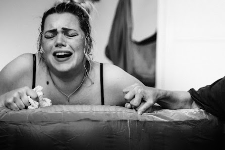 geburtsreportage hamburg | geburtsfotografie . wochenbett . skin to skin